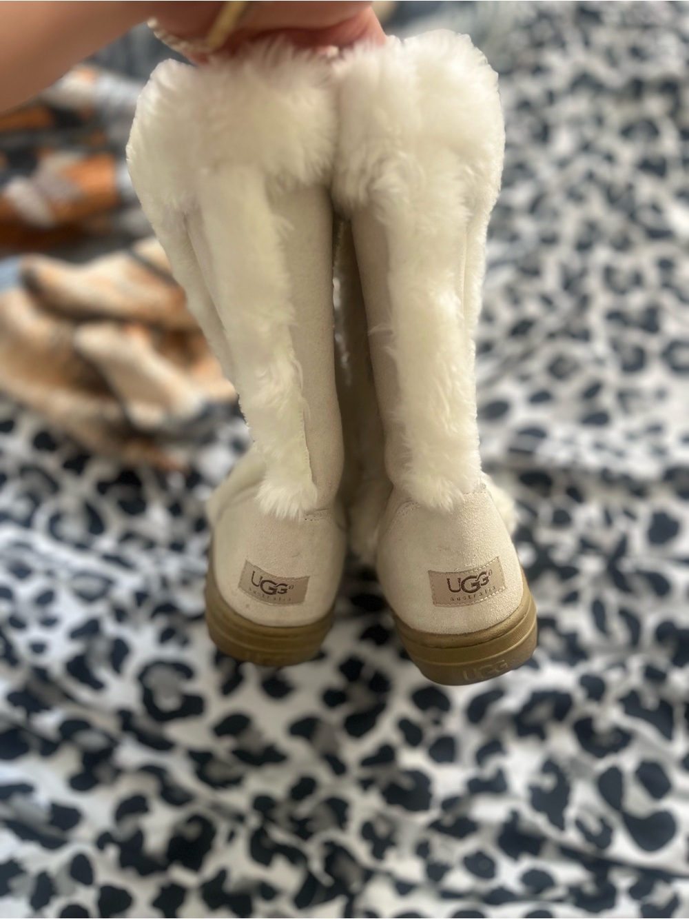 UGG  size W6 Women's Cream Suede Faux Fur Mid-Calf Boots - Picture 9 of 10